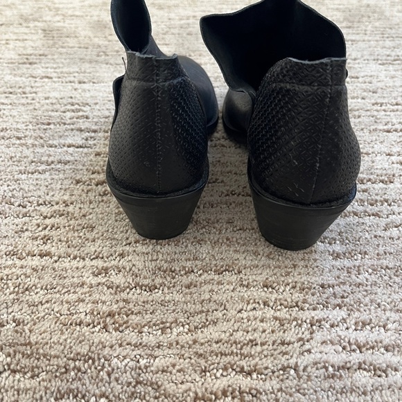 Kelsi Dagger Brooklyn black leather ankle booties size 9 - Picture 3 of 6
